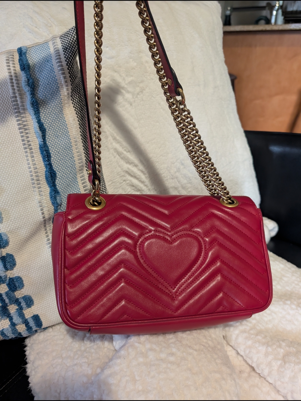 Gucci Marmont Quilted Leather Shoulder Bag in Red - Picture 8 of 9